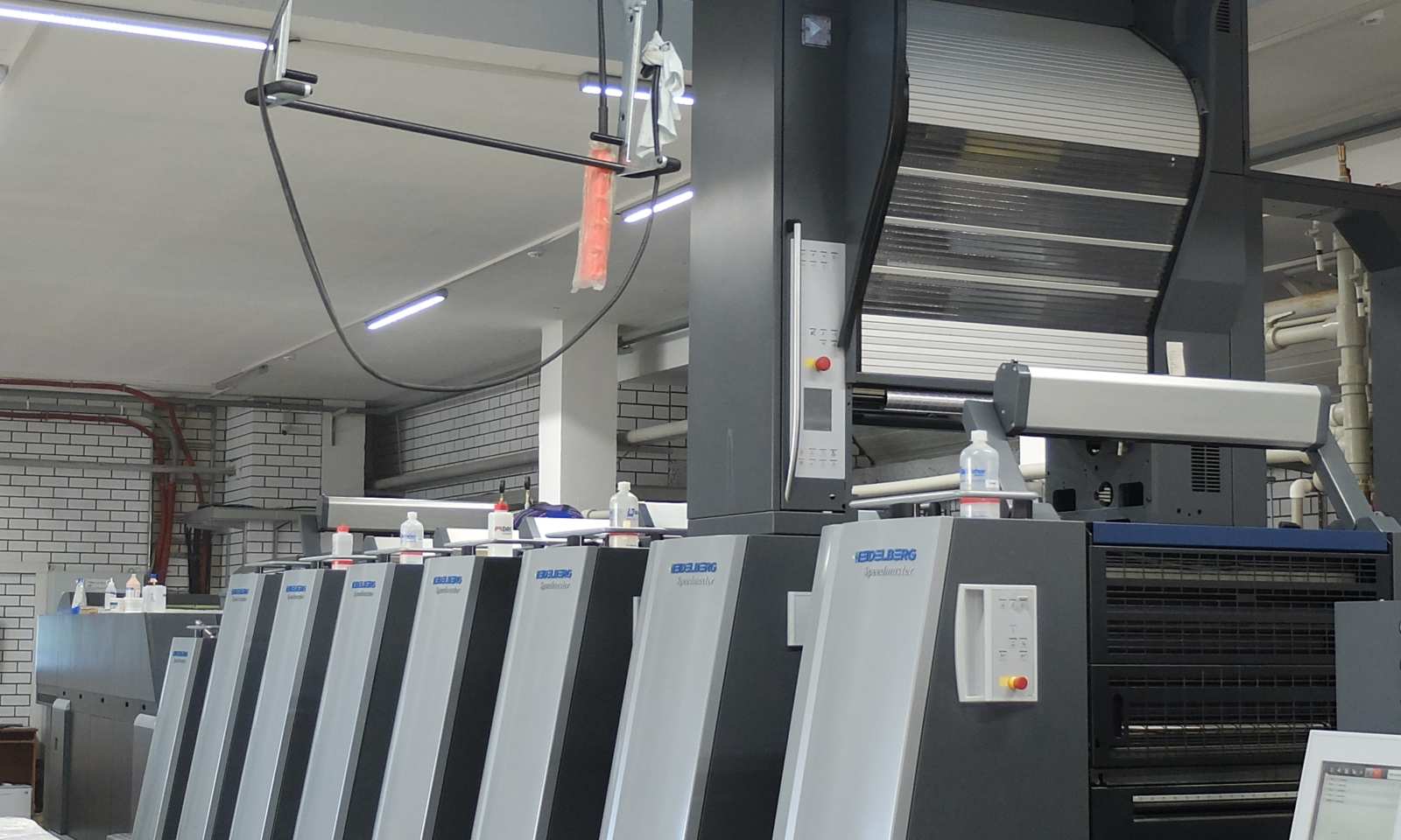 Новая машина Speedmaster XL 75-7+L-C с секцией FoilStar для холодного тиснения фольгой